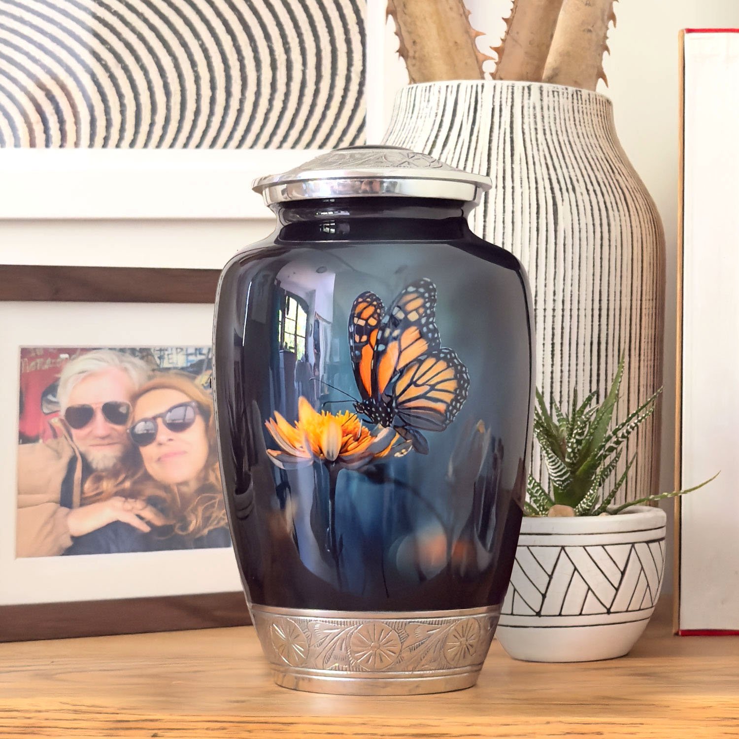 Butterfly monarch urn adult human ashes large funeral memorial remembrance loved tribute metal lost died keepsake nature cremation decorative burial women men dad mom mum flower garden milkweed blue urnes funéraires adultes