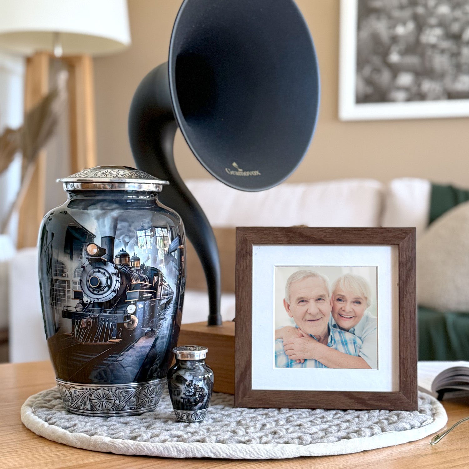 train urn adult human ashes large funeral memorial remembrance loved tribute metal died nature cremation decorative urnas para cenizas humanas adultos burial women men dad mom locomotive railways steam engines travel railroads rail history vintage trains scenic railway